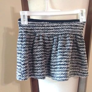 Size five Black and White Gymboree skirt